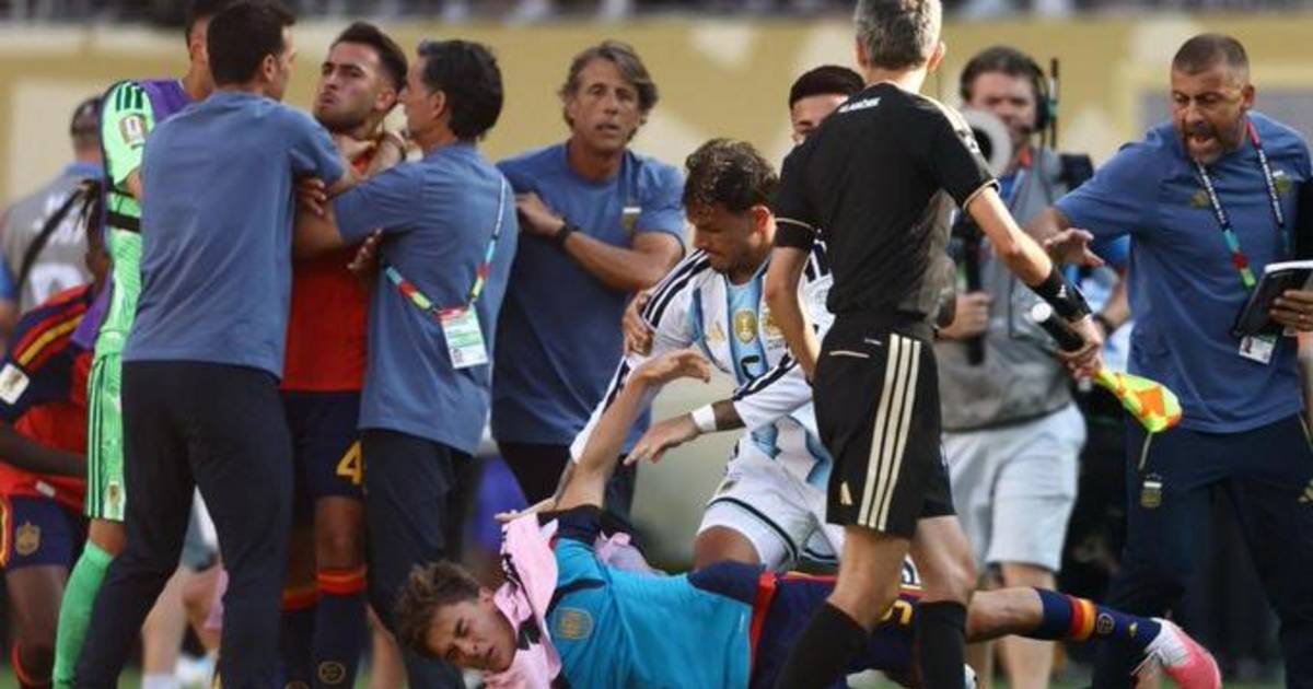 Durísimas sanciones y multas para la Selección