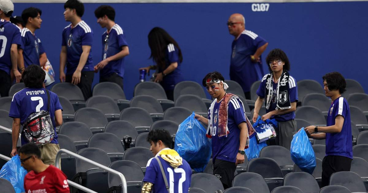 Japón volvió a dar la nota en el Mundial: sus hinchas limpiaron el estadio tras el…