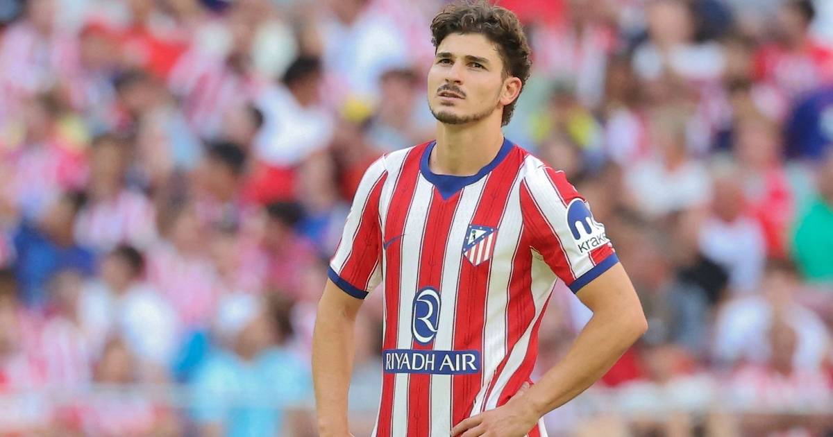 Julián Álvarez fue silbado por la hinchada del Atlético de Madrid y no saludó al final