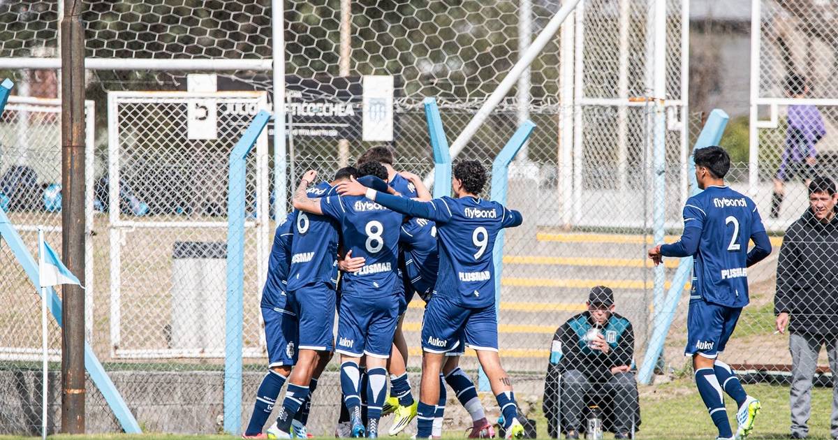 La Reserva se floreó y goleó a Racing