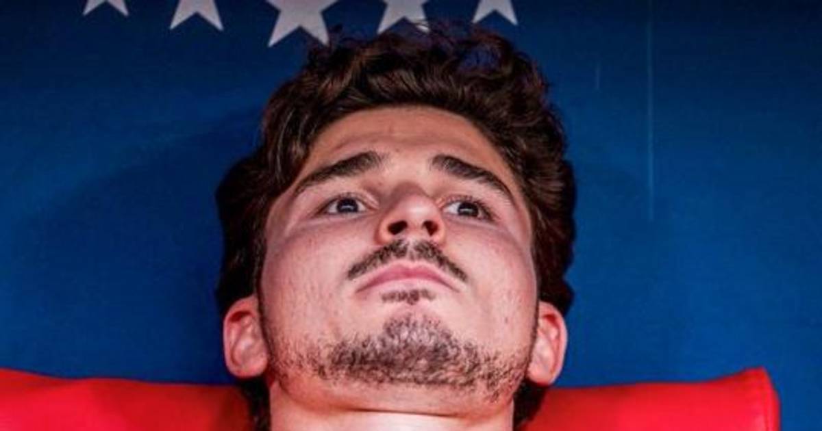 Aleti busca una salida para Julián Álvarez