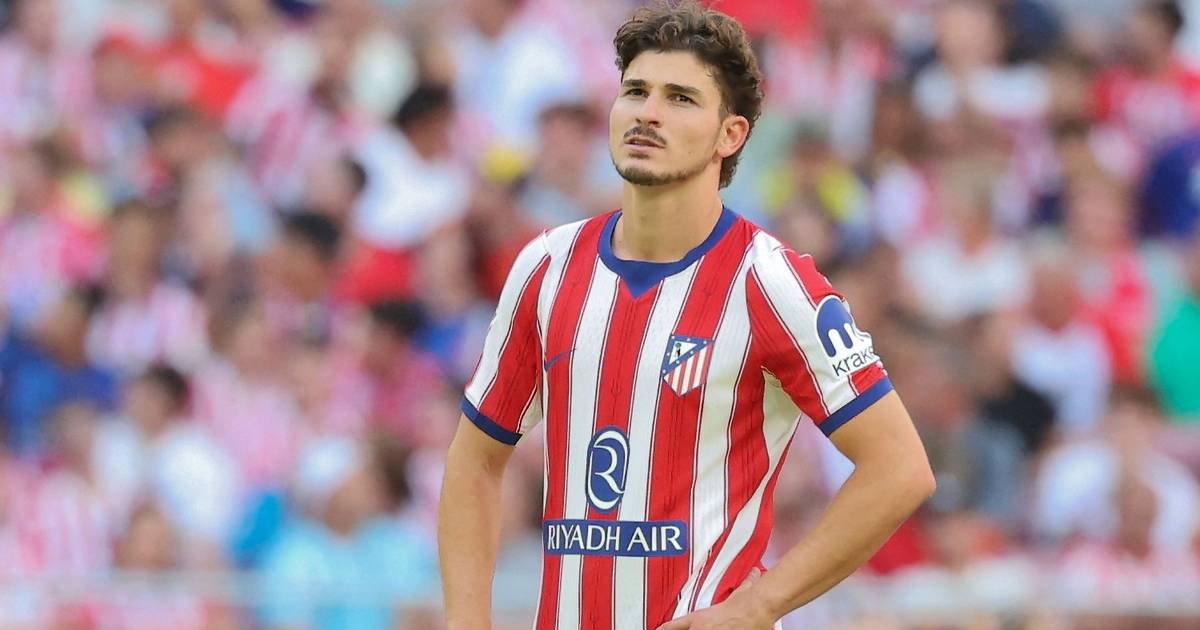 Julián Álvarez no fue a entrenar con el Atlético de Madrid y sigue el culebrón