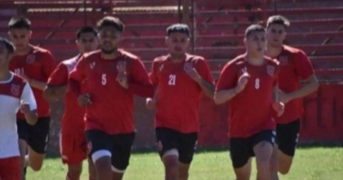 Camba pone sus cartas en juego ante Paraguayo