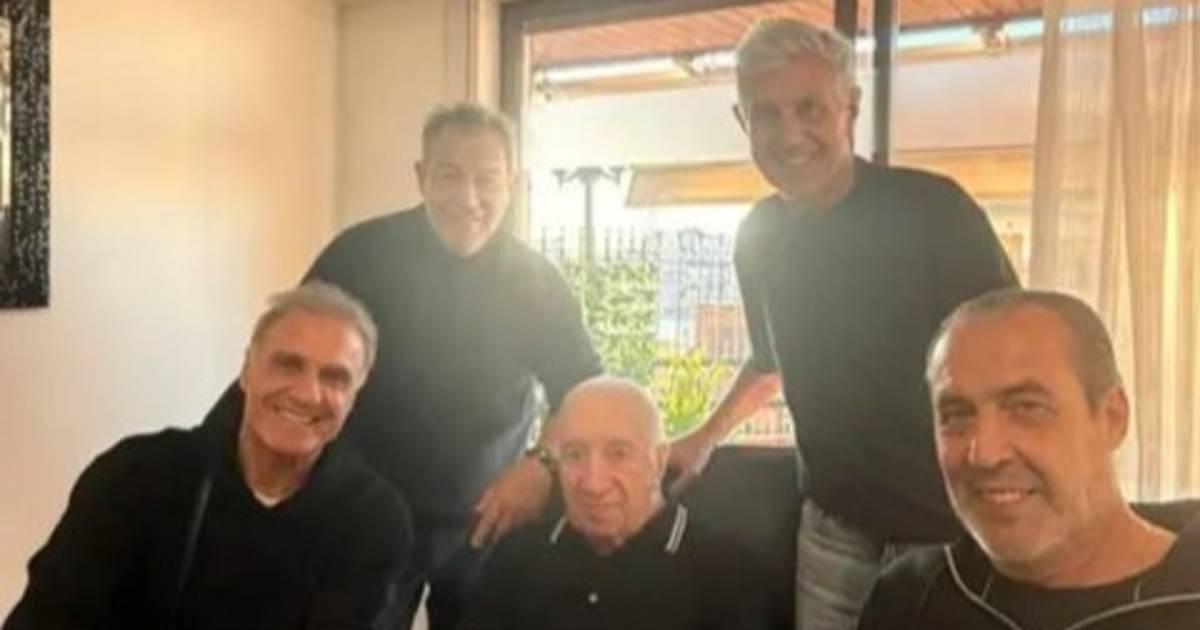 Se conoció la última foto del Doctor Bilardo: rodeado de campeones