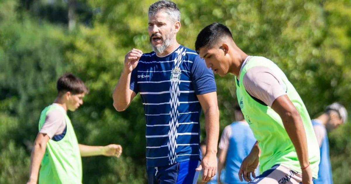 Pereyra entrenó con los mismos titulares que ganaron en Rosario