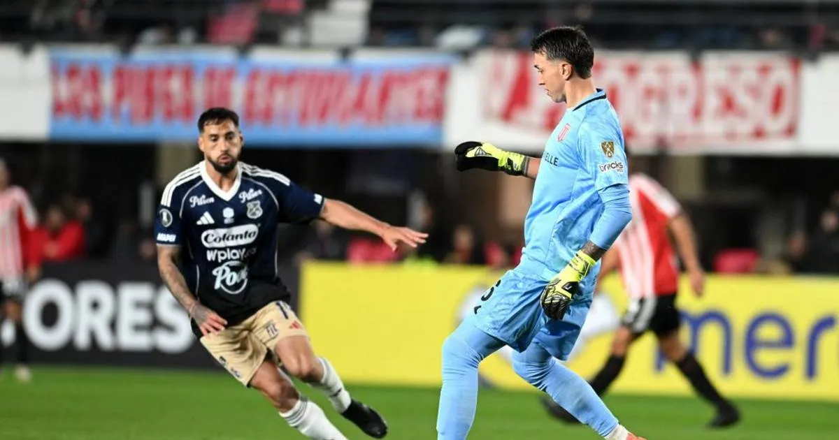 Muslera fue ovacionado antes de viajar con Uruguay al Mundial