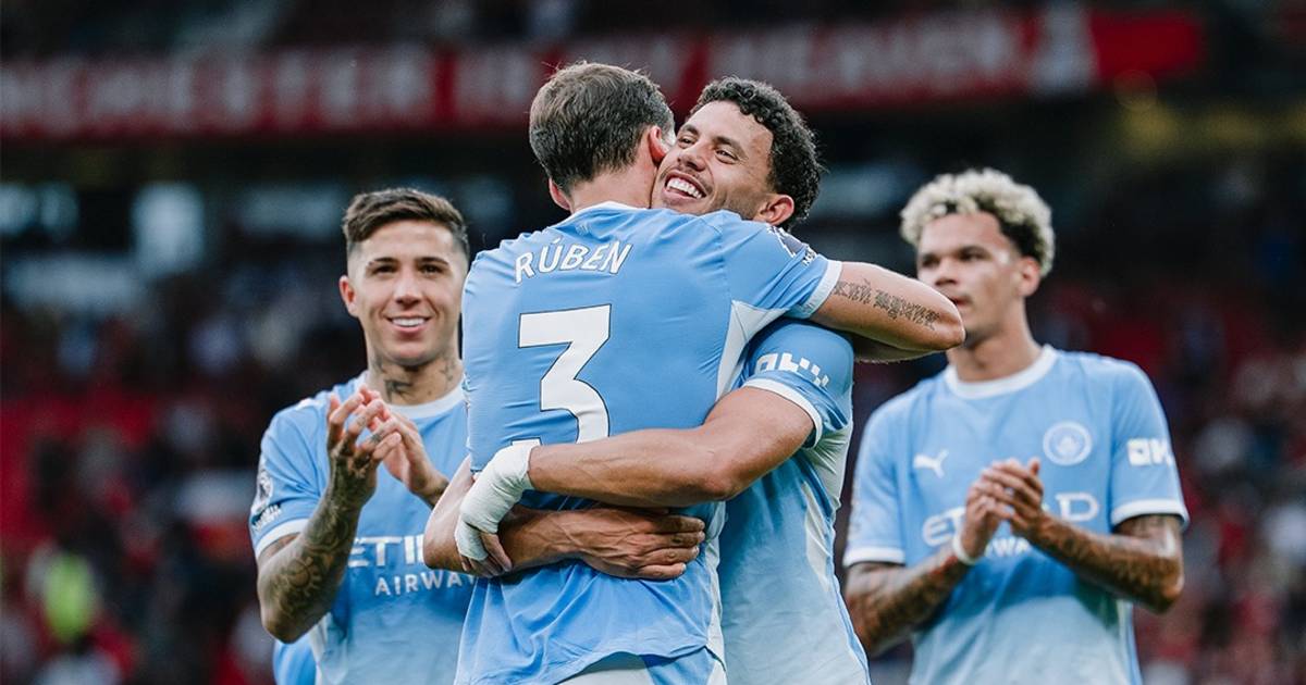 El City le ganó el clásico al United como visitante y con un jugador menos