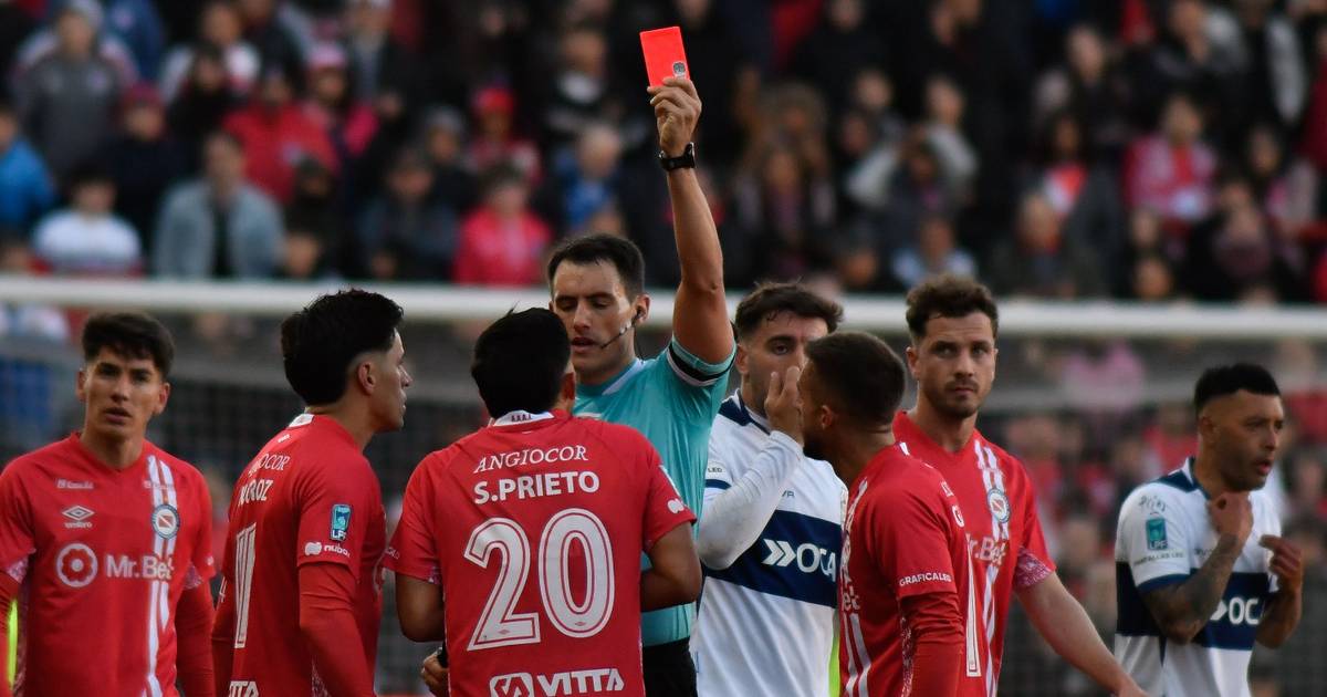 VIDEO | Así intervino el VAR tras el planchazo a Barros Schelotto