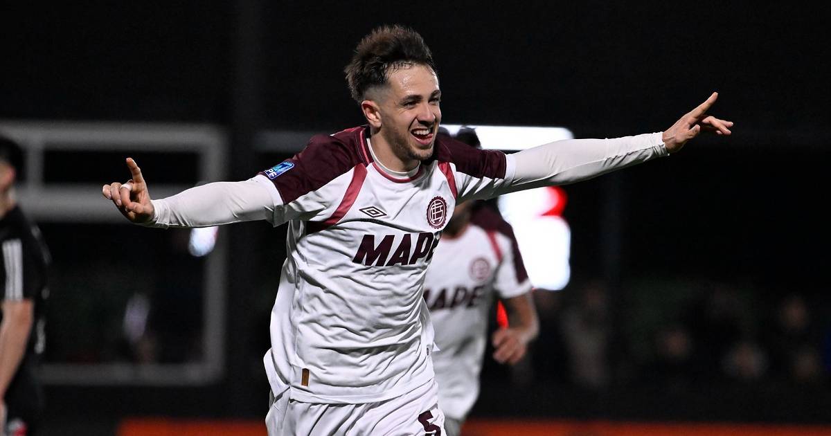 Lanús aplastó a Riestra y se va acomodando