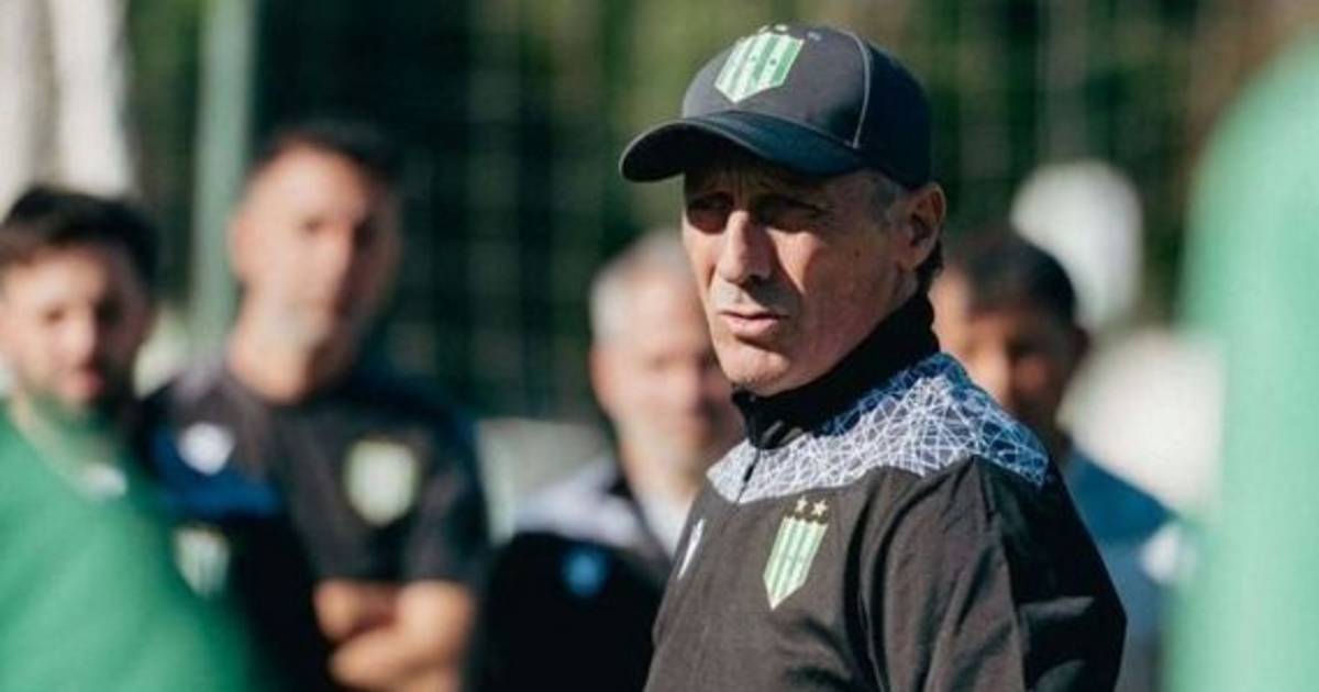 Troglio presentó la renuncia en Banfield en la previa del partido con Gimnasia