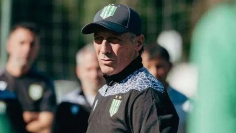 Pedro Troglio se llevó una ovación del Bosque