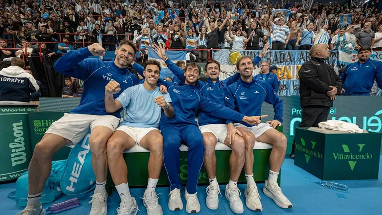 Copa Davis: Argentina venció a Turquía por 3 a 1 y se clasificó a los Qualifiers 2027