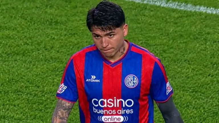 A Farías lo sacaron y se fue directo al vestuario