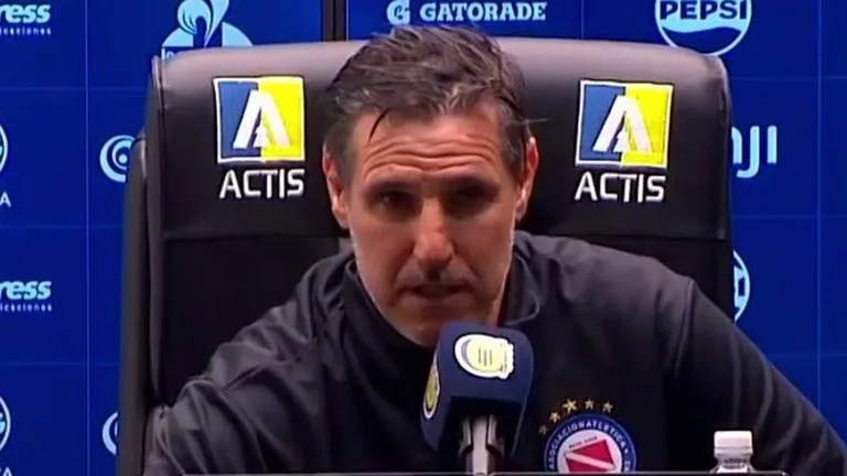 El DT de Argentinos estalló por el arbitraje contra Rosario Central: "Nos robaron"