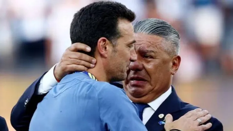 Si Scaloni deja la Selección, revelan que Tapia eligió a un DT campeón con Estudiantes