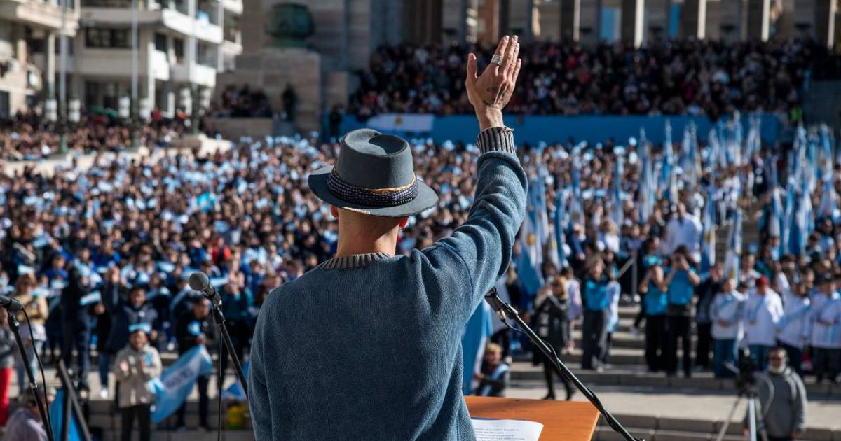 Más de 5.000 chicos le cantaron el "Feliz Cumpleaños" a Lionel Messi…