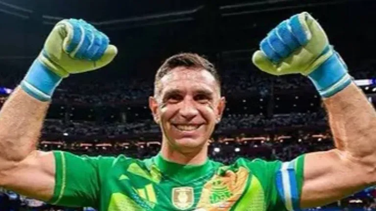 Se va armando el plantel y el Dibu Martínez bromeó sobre Messi