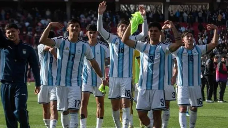 Con un golazo agónico, el Sub 19 se metió en la final