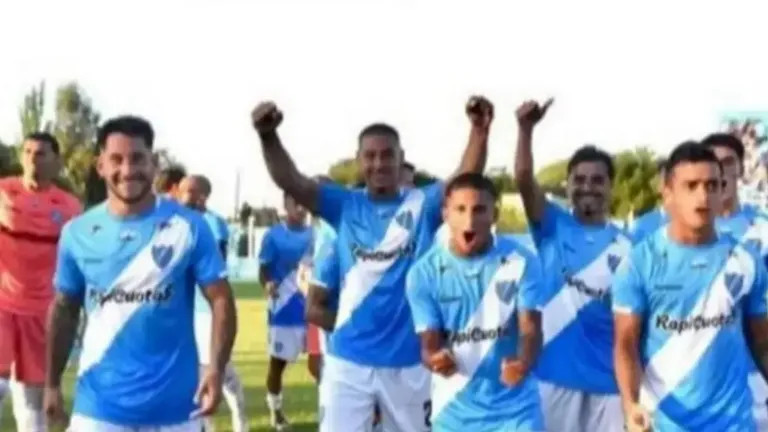 San Carlos enfrenta a Argentino de Merlo