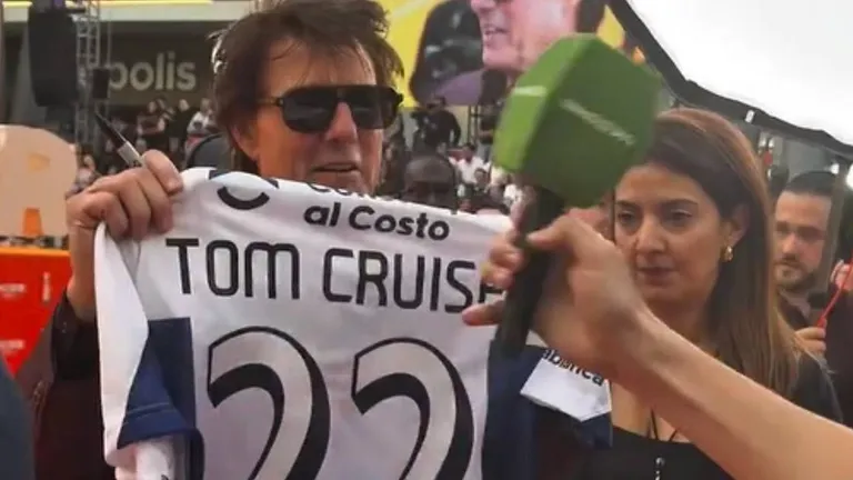 Tom Cruise recibió la camiseta de Gimnasia en la premiere de su nueva película: “Aguante…
