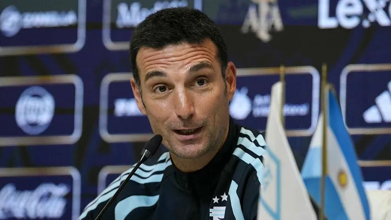 Scaloni, en la previa de los amistosos: el próximo capitán, la camiseta 10 y su…