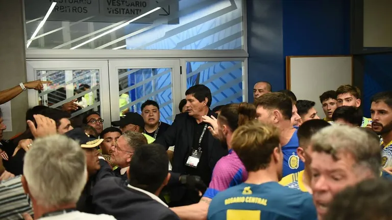 Iacovich fue suspendido de forma provisoria por los incidentes en la Supercopa…
