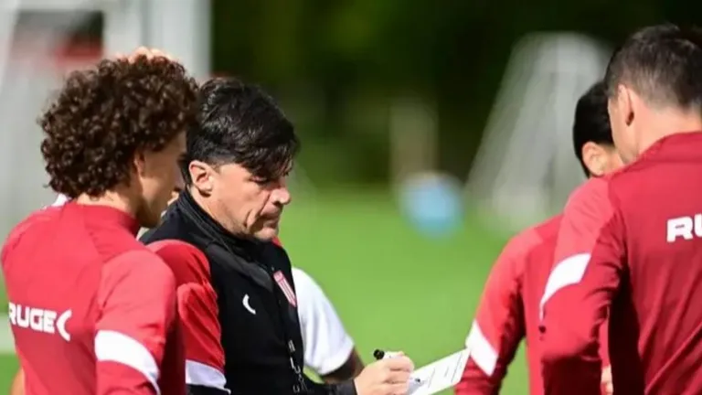 Estudiantes suspendió el entrenamiento de este sábado por el desgaste acumulado de los…