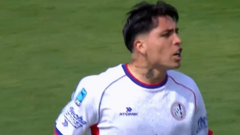 VIDEO | Tensión en San Lorenzo: el ex Pincha Facundo Farías se peleó a los insultos con…