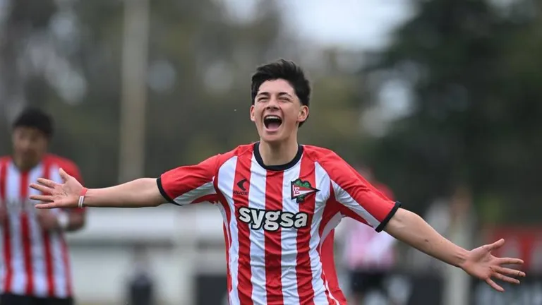 Los pibes albirrojos siguen a paso firme en el torneo de juveniles