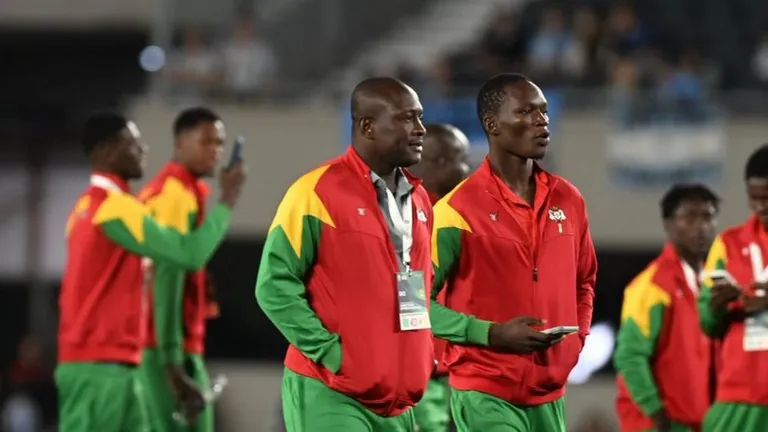 Burkina Faso llegó al país con un plantel diezmado