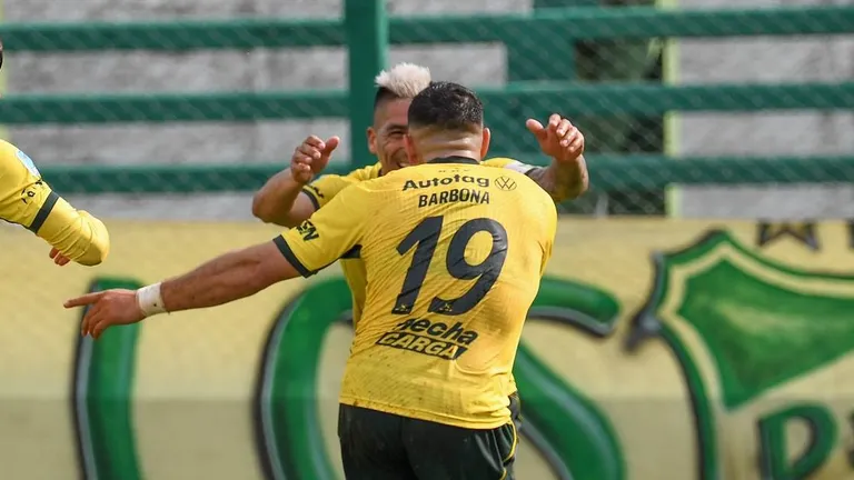 Defensa le dio otro flor de cachetazo a San Lorenzo