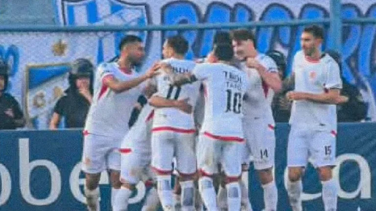 Sobre el final, Barracas derrotó a Atlético