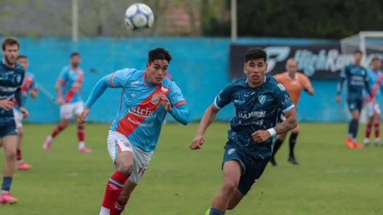 San Carlos bajó a Arsenal en Berisso