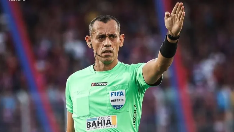Definieron la terna arbitral para la ida de la semifinal entre Estudiantes vs Flamengo
