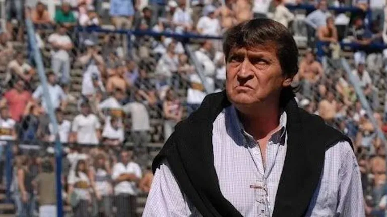 Cómo le fue ante Falcioni y el Decano