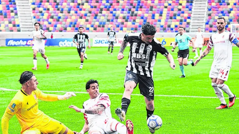 Errores defensivos, bien Cetré y la vuelta de Tiago
