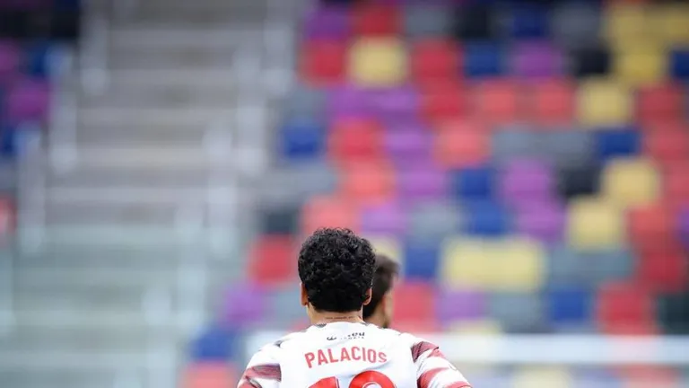 Tiago Palacios volvió enchufado y Arzamendia disputó 45 minutos