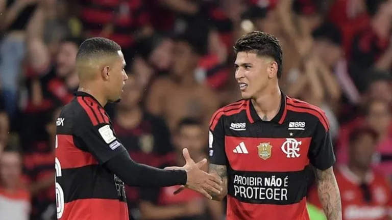 Flamengo ganó el clásico carioca y sigue como líder en Brasil