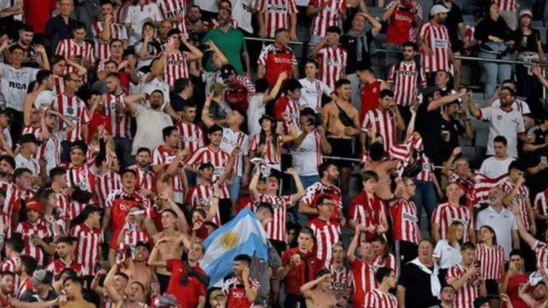 A estadio lleno: Los hinchas albirrojos agotaron las entradas