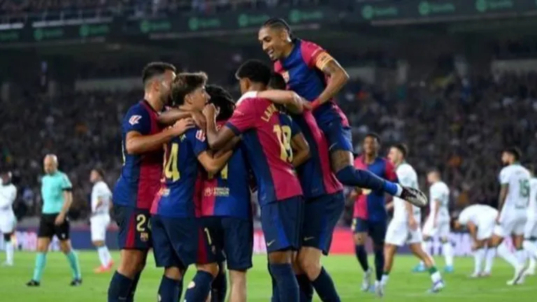Barcelona va a Betis por un triunfo que le permita liderar la Liga en soledad