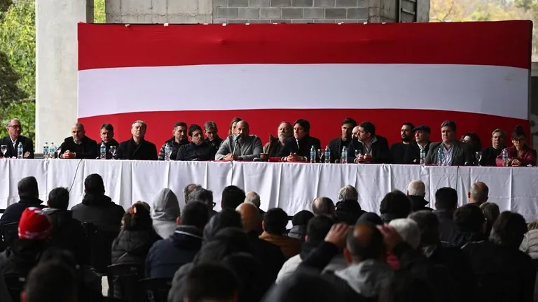 Estudiantes aprobó el balance en la Asamblea y anunció una baja del 21% de su pasivo
