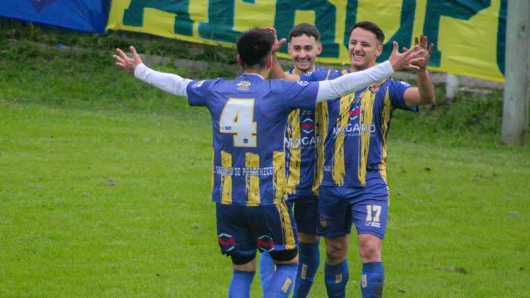 Unidos de Olmos pegó primero y sigue arriba