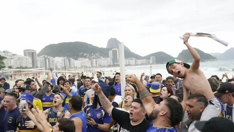 Una marea azul y oro revolucionó Copacabana