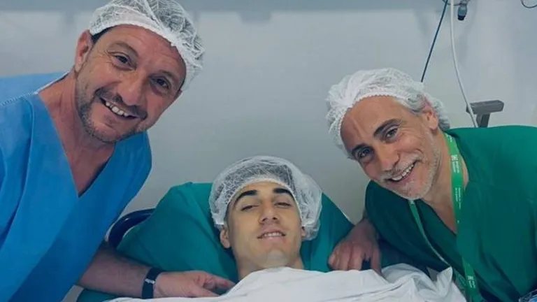Bautista pasó con éxito por el quirófano