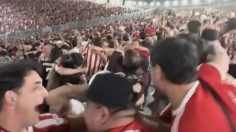 VIDEO | Desde la tribuna, así se vivió el último penal atajado por Fernando Muslera