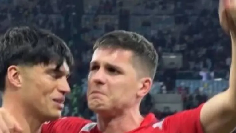 VIDEO | Abrazos y lágrimas entre Carrillo y Correa, a los que se sumó Marcos Rojo