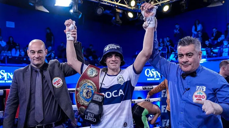 El “Pacman” Giménez retuvo el título latino superpluma