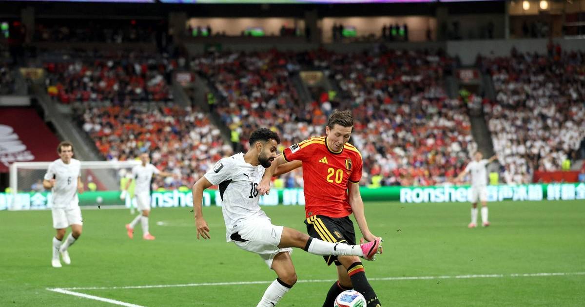 Bélgica gana con gol de Trossard y pelea la clasificación ante Nueza Zelanda