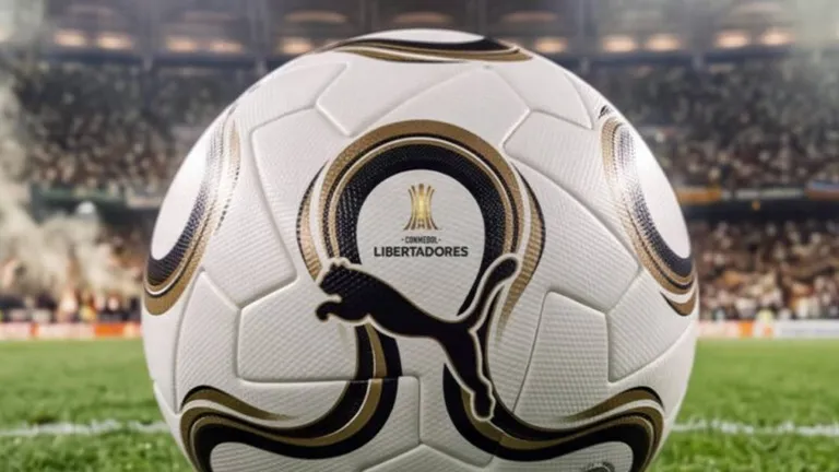 Así es Cumbre, la pelota que se usará en la final entre Estudiantes y Palmeiras de la…
