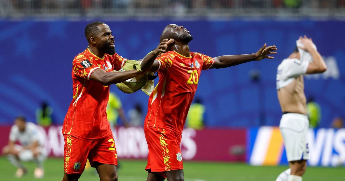 Con un doblete de Wissa, Congo dio vuelta un partidazo ante Uzbekistán y se metió en los…